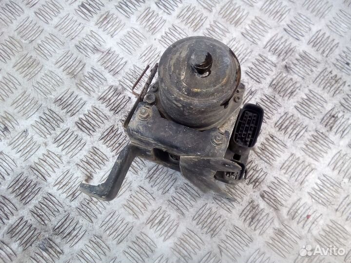 Блок ABS (насос) Mitsubishi Montero Sport