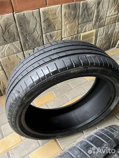 Pirelli Ice Zero 225/40 R19 и 255/35 R19