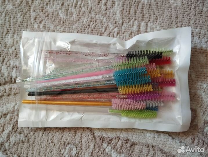 Щеточки для ресниц и бровей