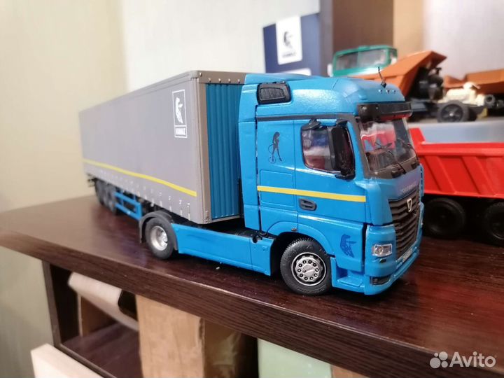 Модель камаз-54901 с полуприцепом Нефаз-93341 AVD
