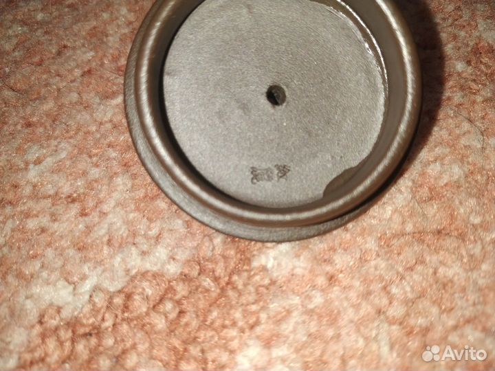 Миниатюрный чайник из исинской глины