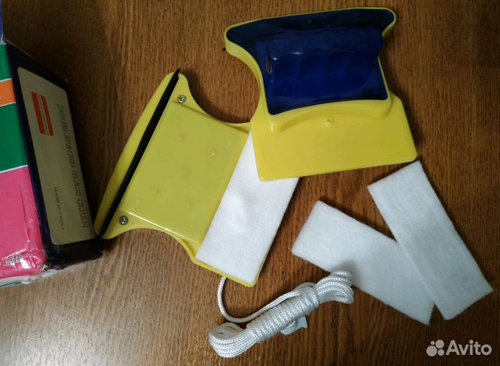 Магнитная щётка для мытья окон. Новая