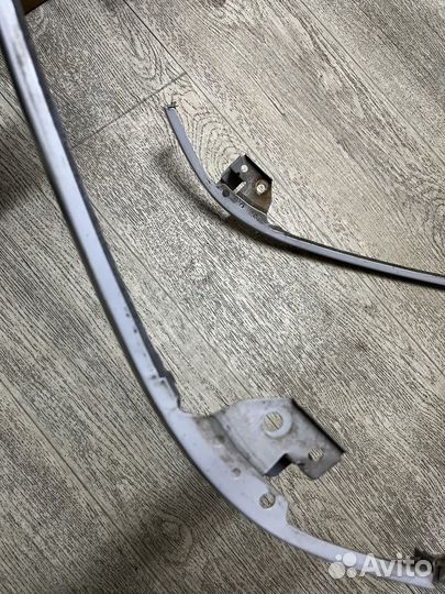 Накладки под фары premio st210