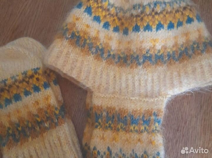 Вязаный комплект женский