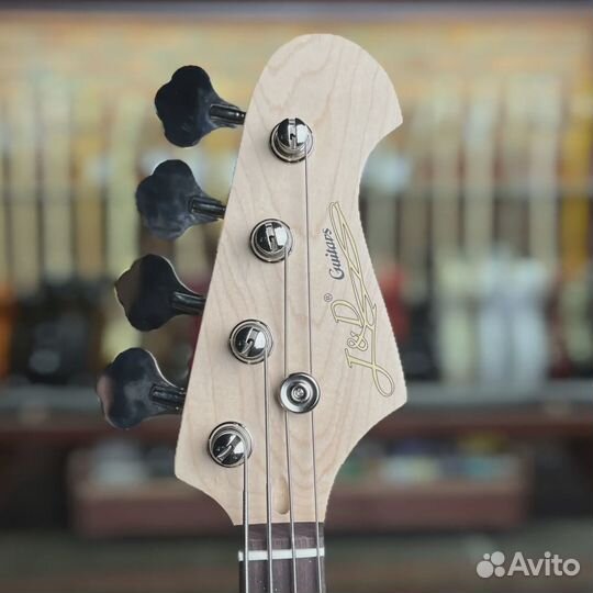 Бас-гитара J&D Guitars JB Jazz Bass White