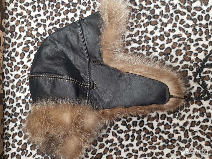 Шапка ушанка мужская кожаная (мех енота)