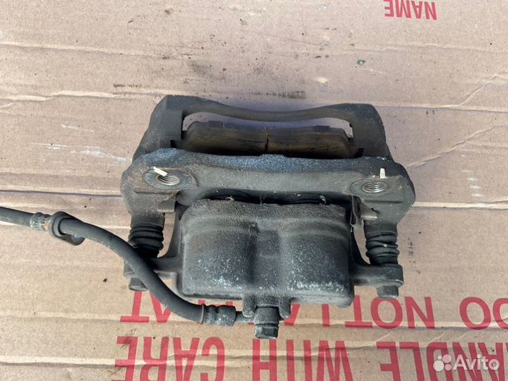 Суппорт передний правый Honda Odyssey RL3 J35A7