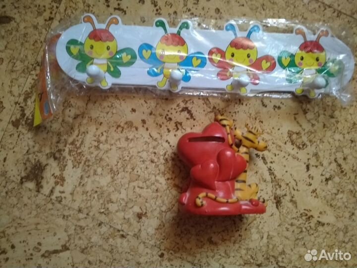 Вешалка и копилка/ Набор доктора