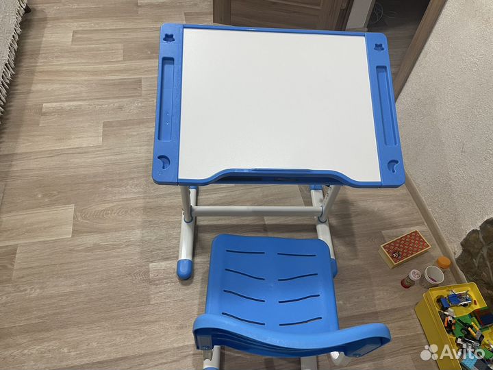 Растущий стол и стул