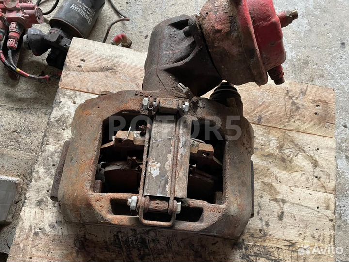 Суппорт тормозной передний левый iveco EuroCargo