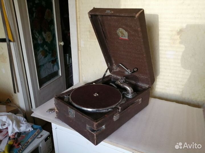 Патефон СССР Коломенский. В ремонт или на запчасти