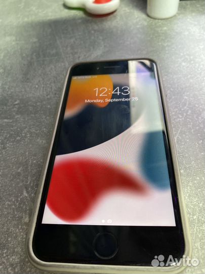 Телефон iPhone 7