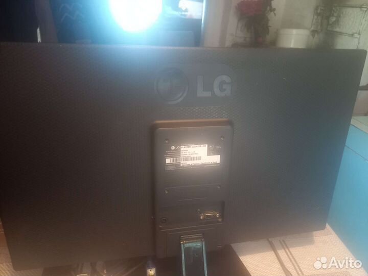 Монитор LG