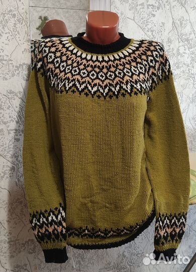 Свитер женский