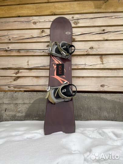 Сноуборд с креплениями fever 155см