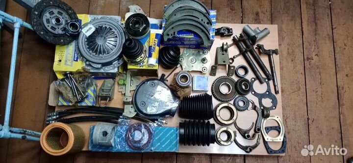 Запчасти на Москвич 2141