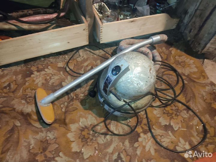 Пылесос Bихрь