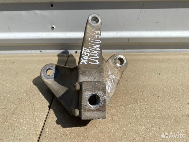 Кронштейн кпп Ford Focus 2