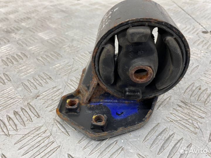 Б/У подушка кпп (опора, кронштейн, крепление)