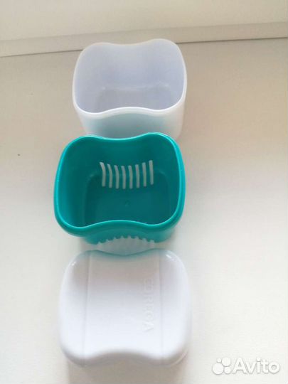 Контейнер для хранения зубных протезов