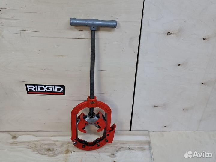 Труборез с хомутн защелкой для ст труб ridgid 424S