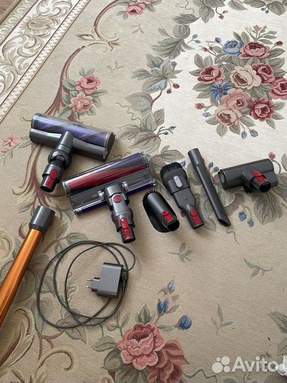 Пылесос Dyson v10 absolute