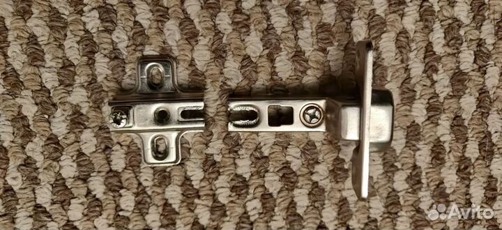 Петли на дверцы мебельных шкафов