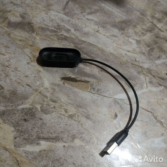 Продам фитнес браслет Mi band 4 nfc