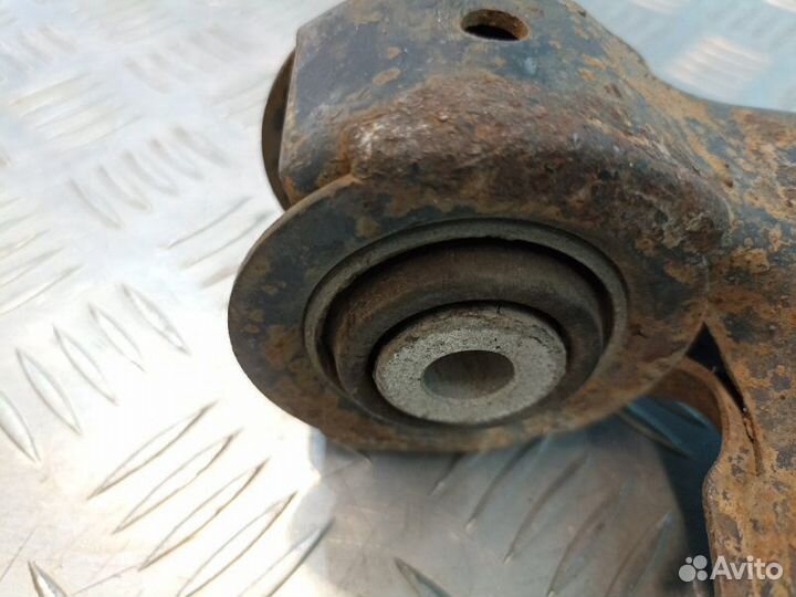 Рычаг нижний передний левый Opel Astra H