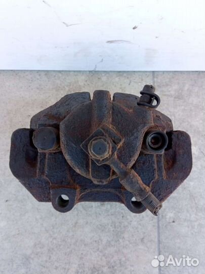 Суппорт тормозной передний правый Opel Vectra B