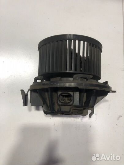 Мотор (моторчик) вентилятора печки Citroen C5
