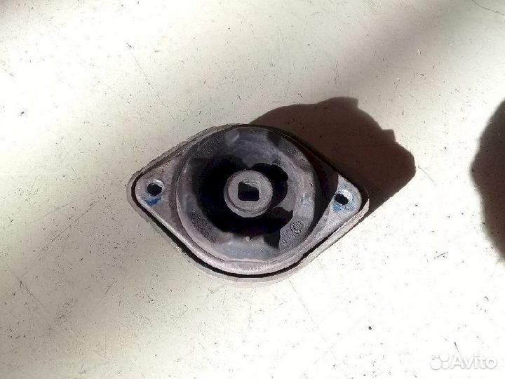 Опора кпп (подушка) 8D0399151N Audi A4 B6 8EC микр
