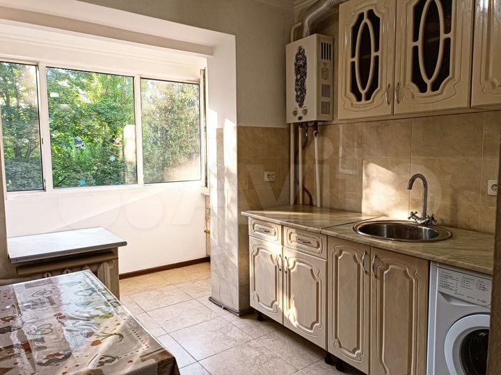 2-к. квартира, 40 м², 3/5 эт.