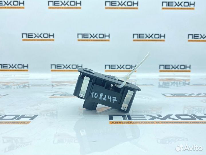 Кнопка стеклоподъемника Maserati Levante 3.0