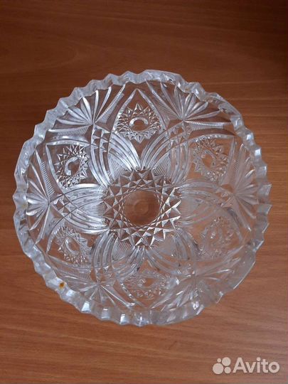 Хрустальная ваза