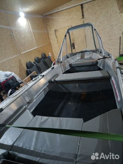 Лодка Wellboat 37