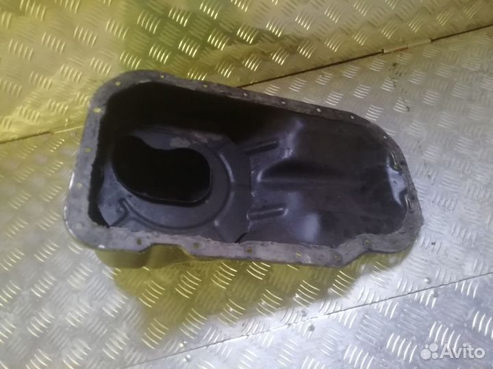 Поддон двигателя Pajero (97-08) 2.8 TD б\у