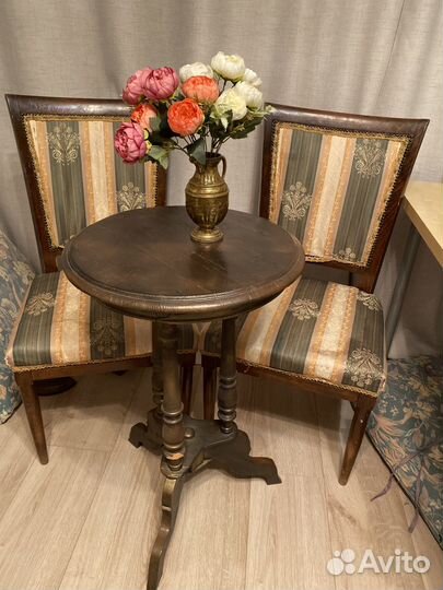 Антикварный стул