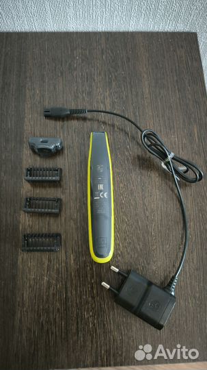 Триммер philips oneblade qp2520 с комплектом