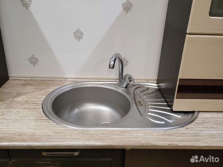 Кухонный гарнитур угловой бу с техникой