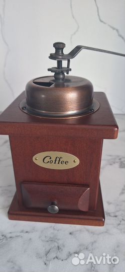 Кофемолка жерновая ручная