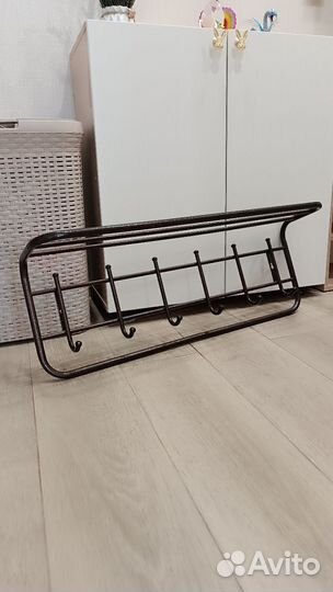 Вешалка настенная