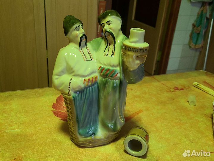 Графин, два кума