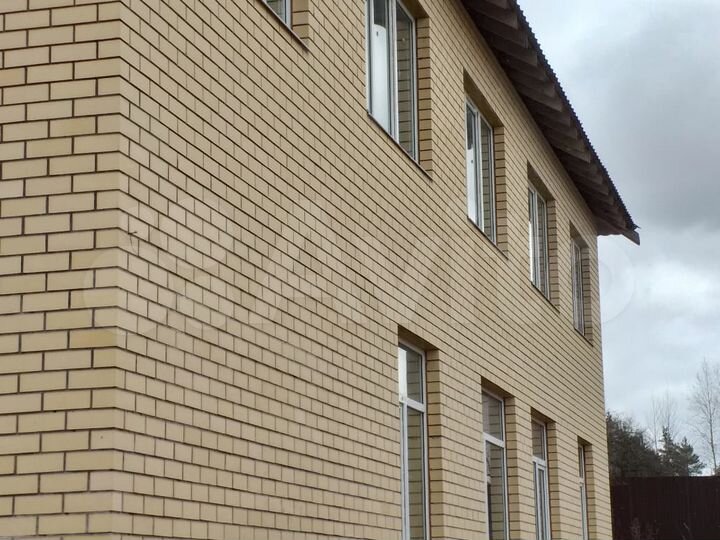 Дом 400 м² на участке 22 сот.