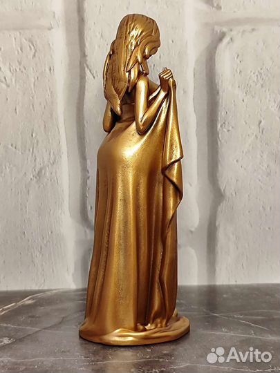 Статуэтка девушки под бронзу