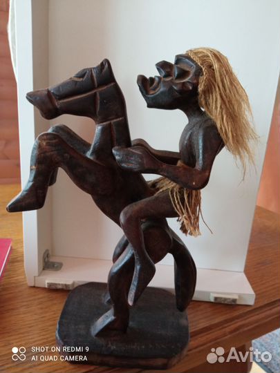 Деревянный черт на коне