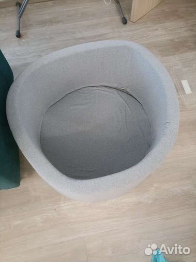 Сухой бассейн с шариками нежный