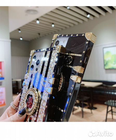 Чехол на iPhone