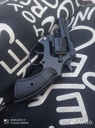 Пистонный пистолет 8 обойм пистонов