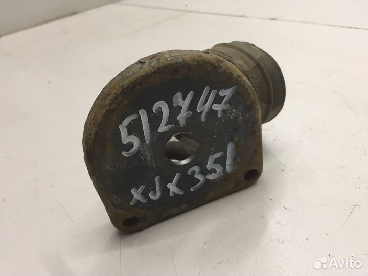 Кронштейн выхлопной системы левый (Jaguar XJ)